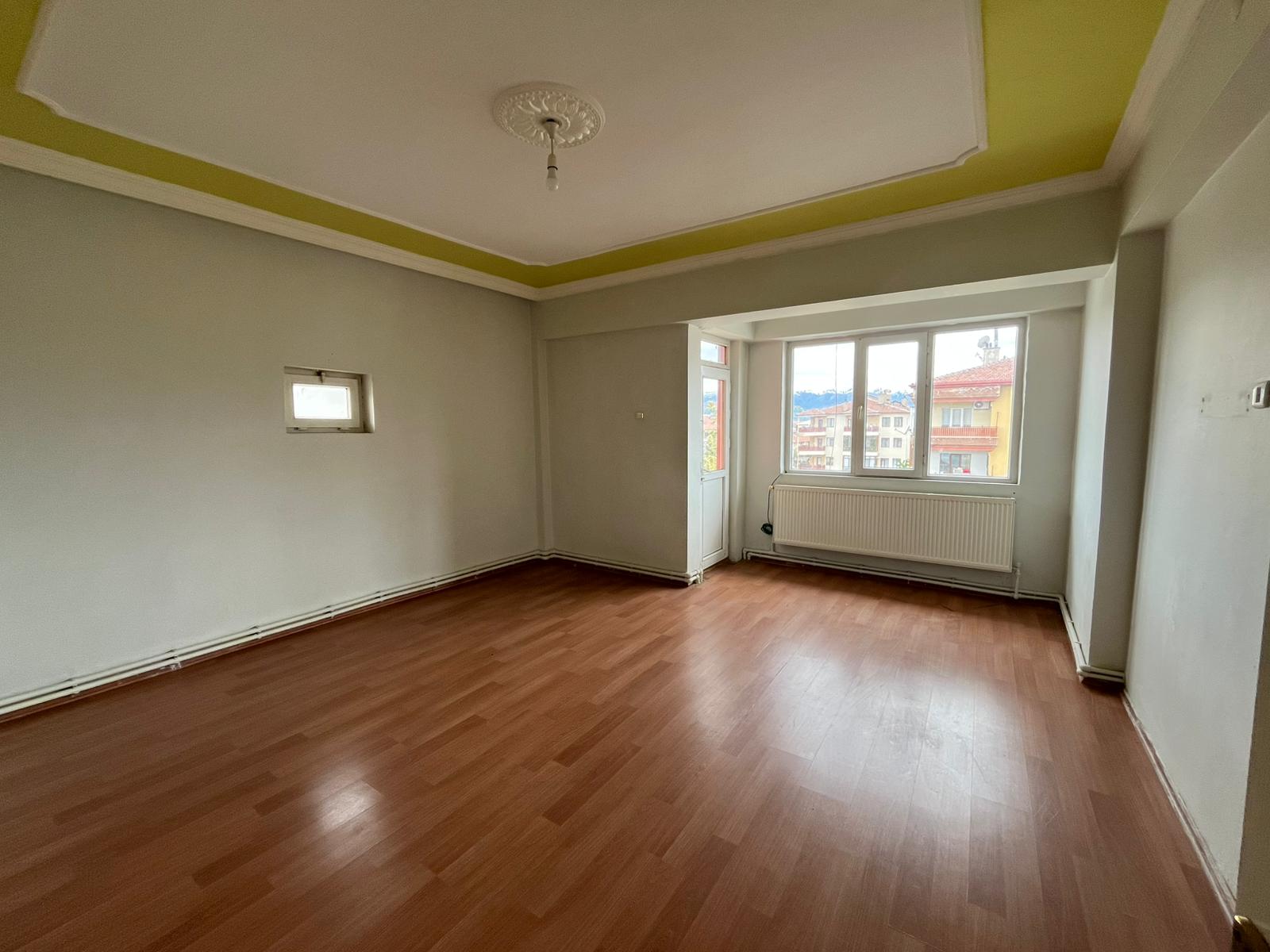 MABEL'DEN ORDU CADDESİ ÜZERİ MÜKEMMEL KONUMDA KİRALIK 2+1 DAİRE